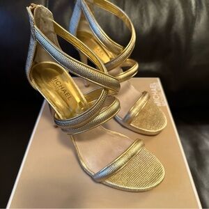 Michael Kors Gold Delaney Cross Strap Metallic Leather  Heels Sz 7.5M